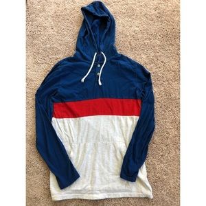 Guys long sleeve hooded shirt with pocket